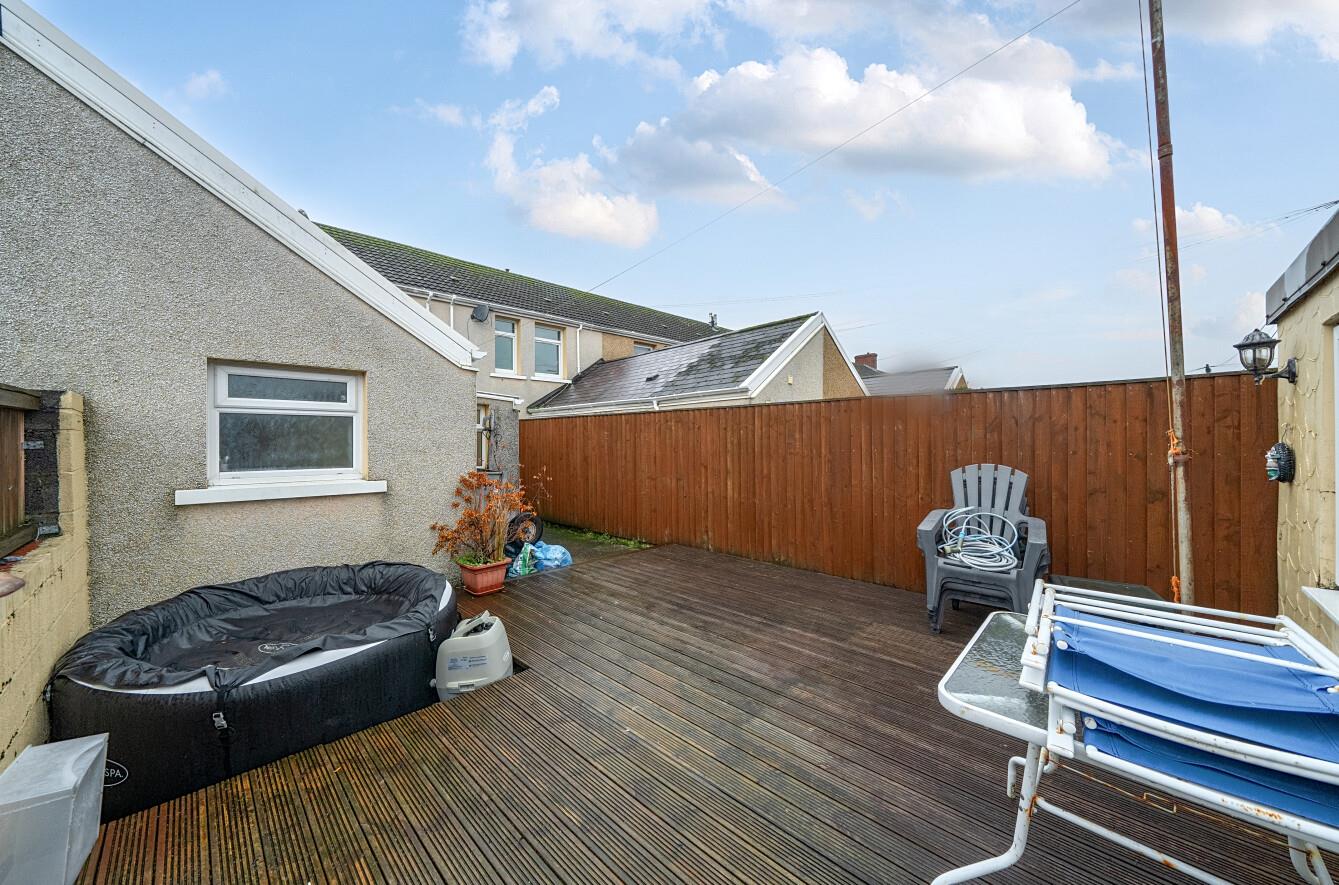 Heol Tregoning, Llanelli, SA15 2BD